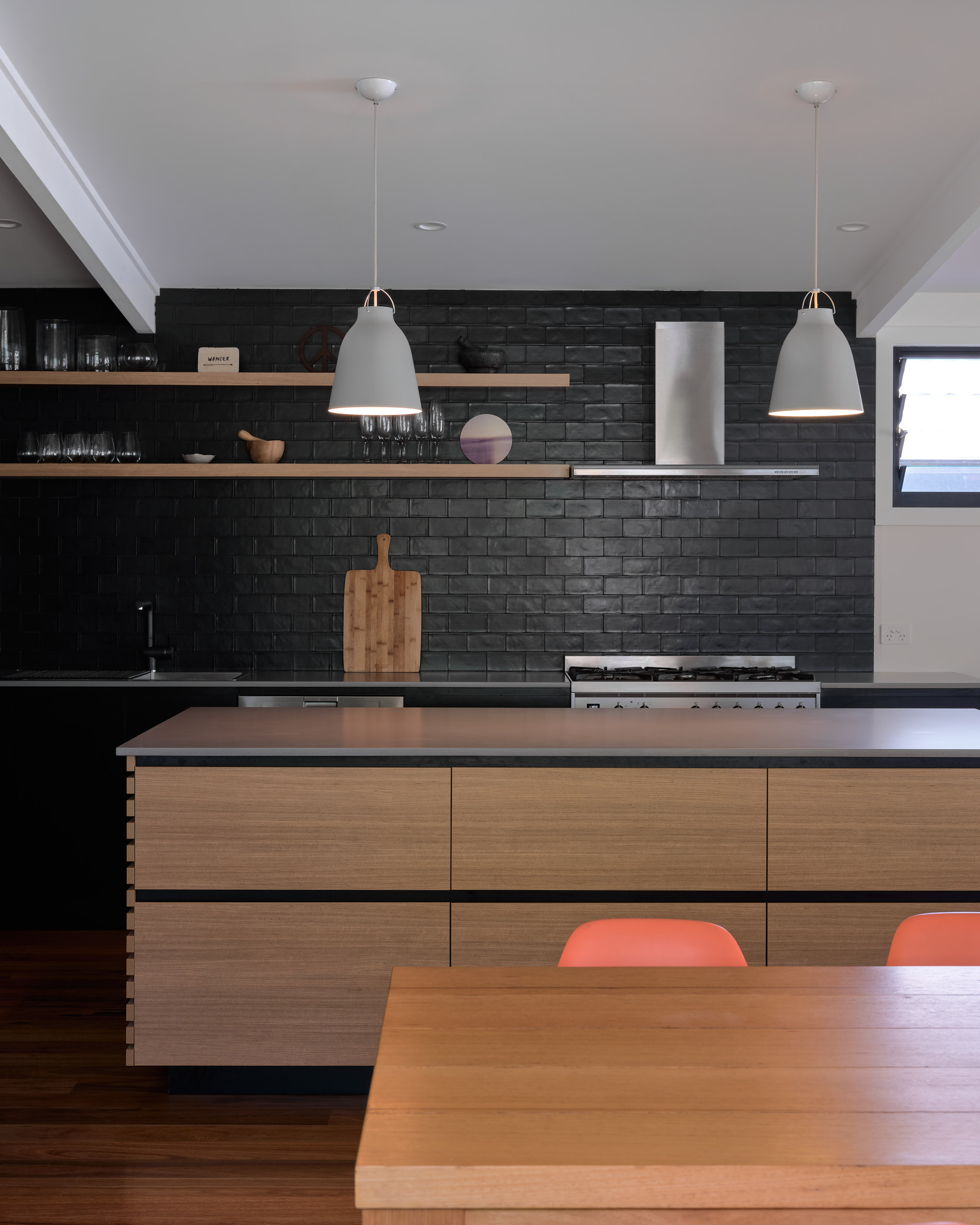 BTP2560px-sRGB_HH-KC-72Outlook-Bilgola3301