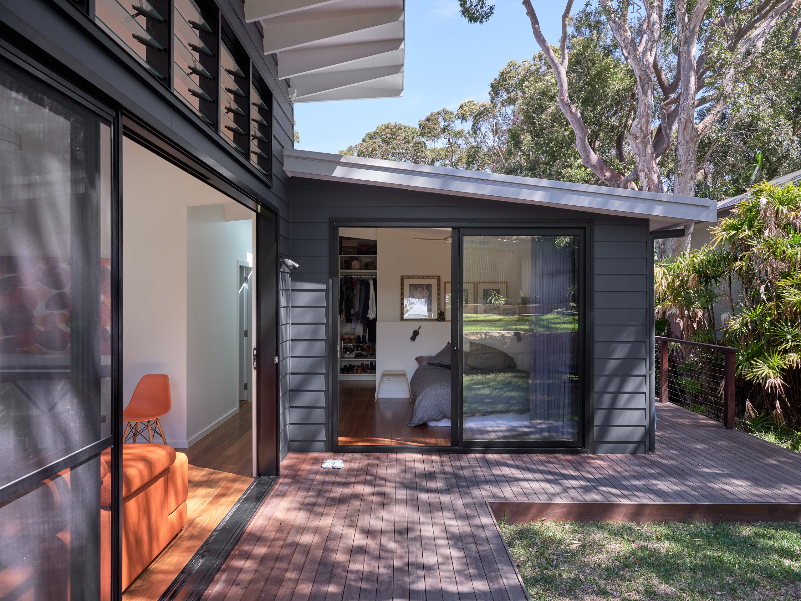 BTP2560px-sRGB_HH-KC-72Outlook-Bilgola3421