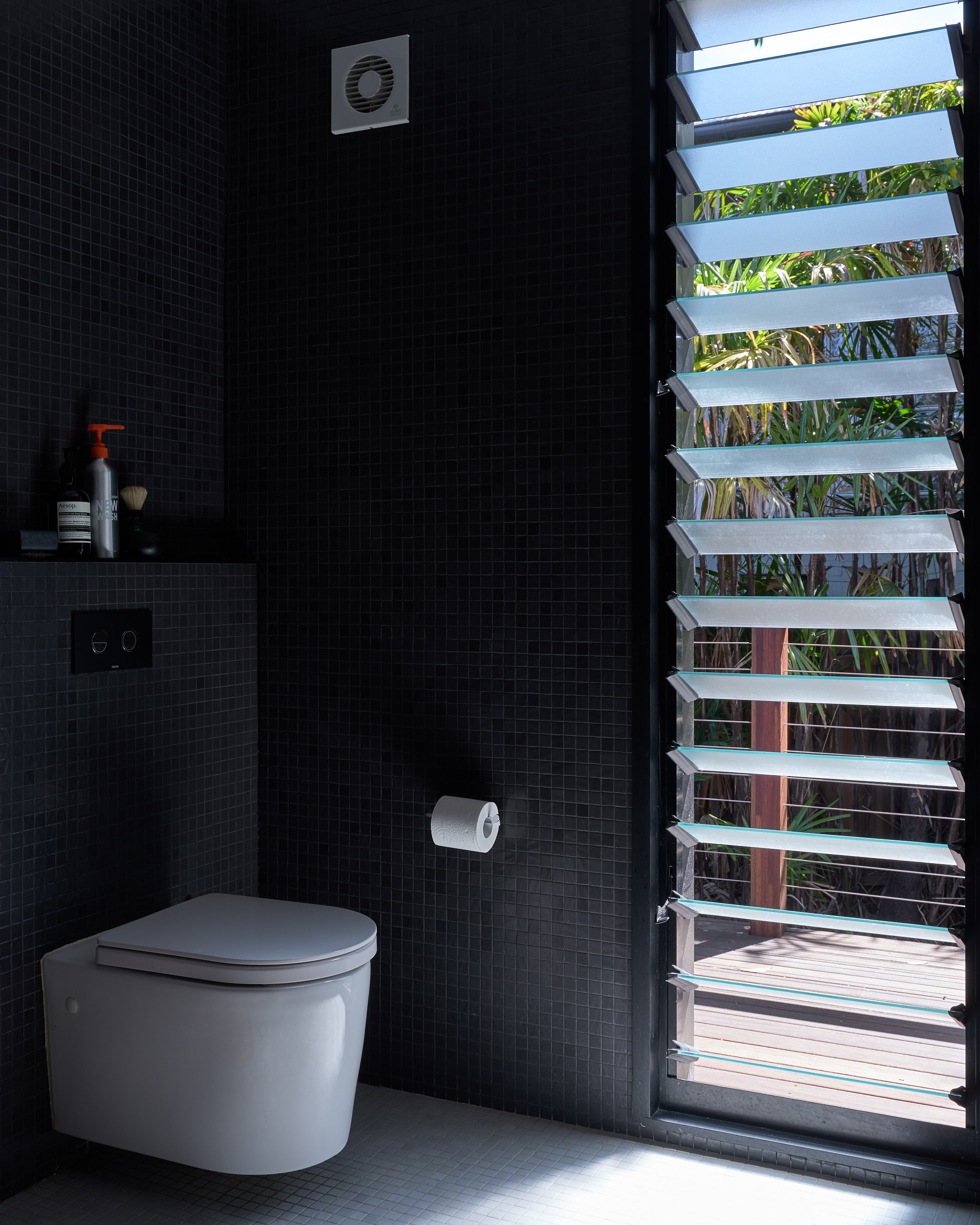 BTP2560px-sRGB_HH-KC-72Outlook-Bilgola3437