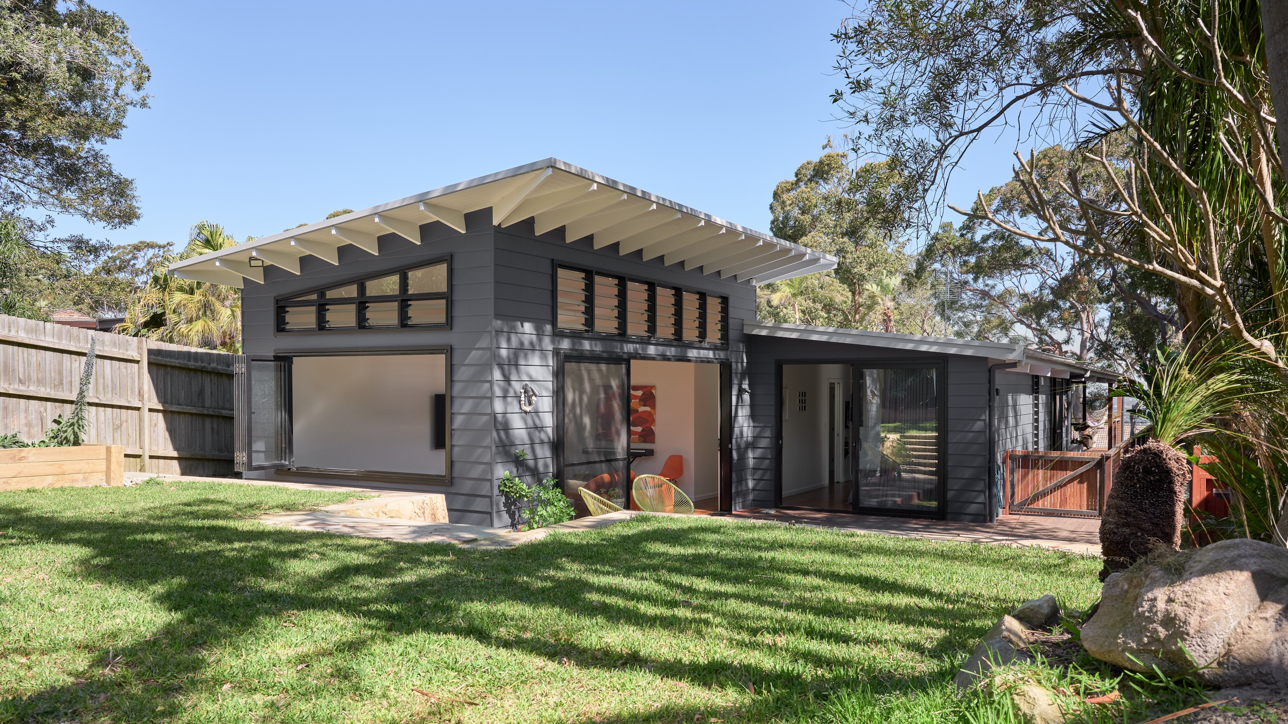 BTP2560px-sRGB_HH-KC-72Outlook-Bilgola3444