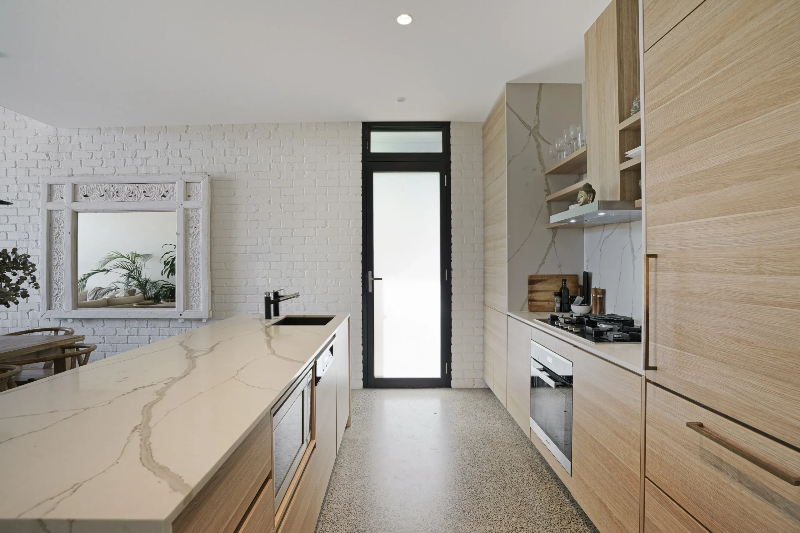 2016717504_4_1_210105_041439-w4000-h2668